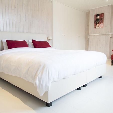 Two White Pigeons Villa อีปส์ ภายนอก รูปภาพ
